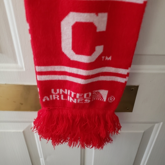 Vintage United Airlines Scarf with Cleveland Indians - Picture 5 of 7